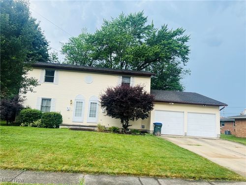 3342 Lloyd St, Cuyahoga Falls, OH, 44221-1030 | Card Image