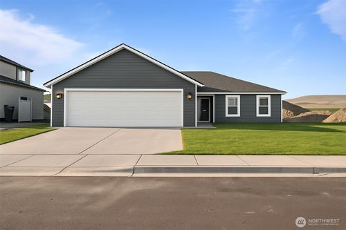 106 Poplar St Ne, Royal City, WA, 99357 | Card Image