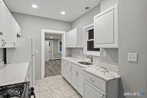 24 Park Ter, Hartford, CT, 06106-1391 | Card Image