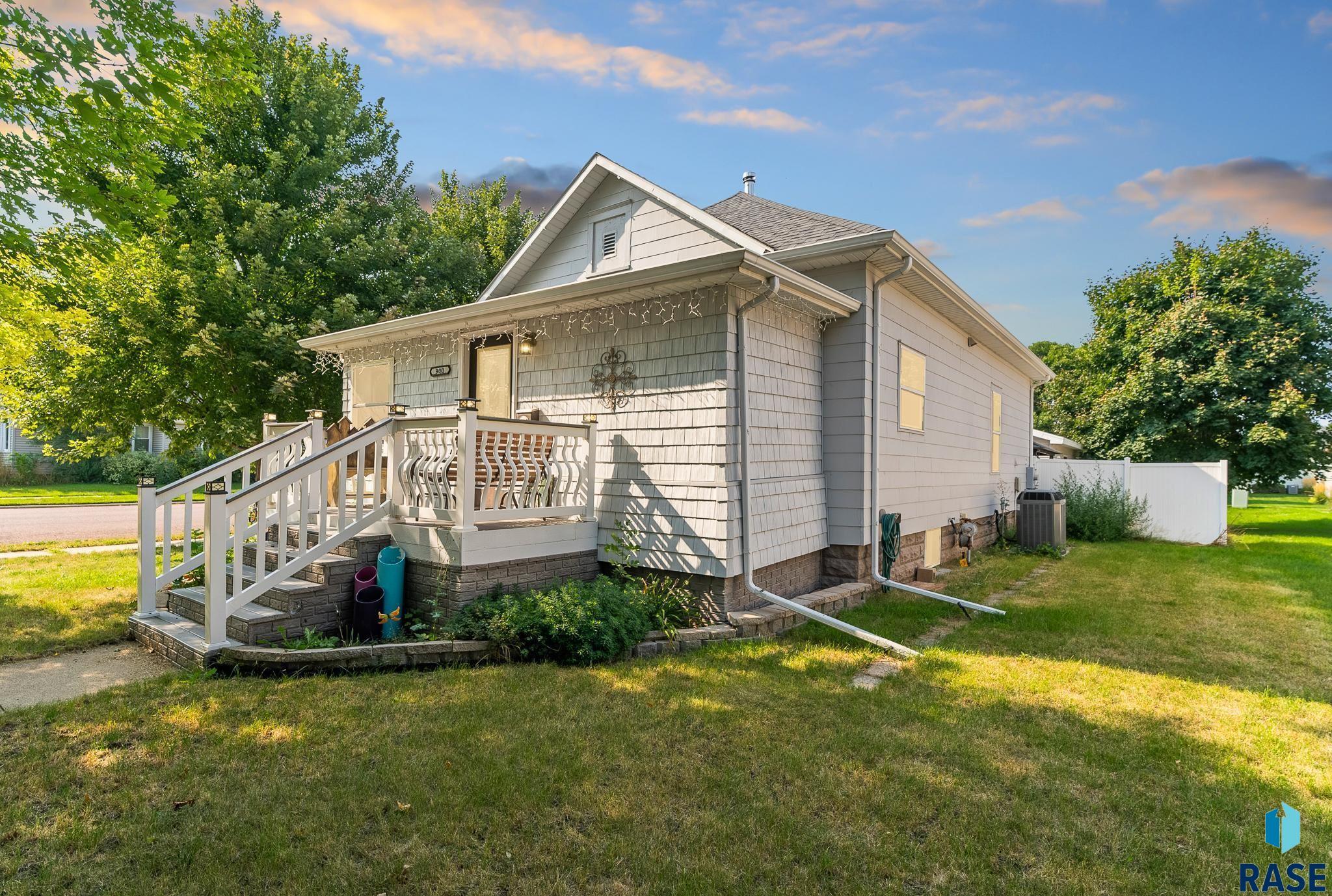 7th Ave, Mitchell, SD 57301