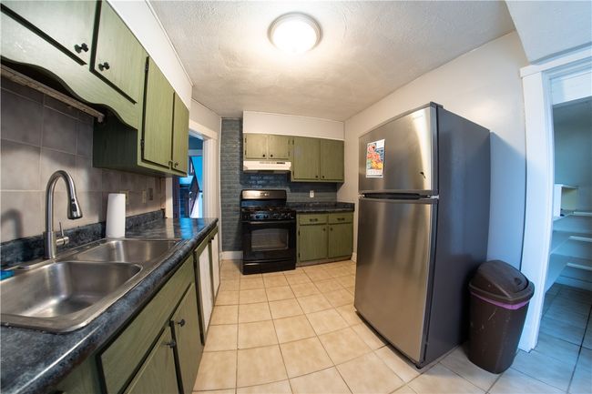 Floor 1 Kitchen | Image 10