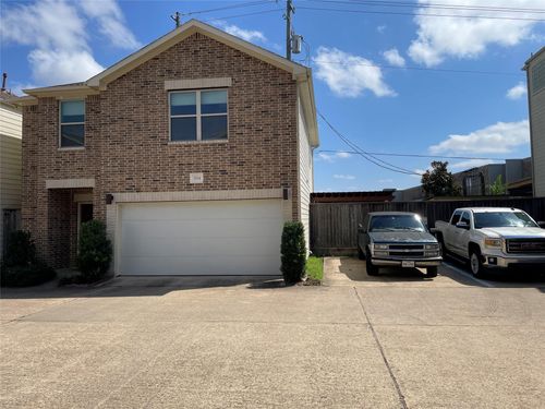 3704 Main Aspen Dr, Houston, TX, 77025-1451 | Card Image