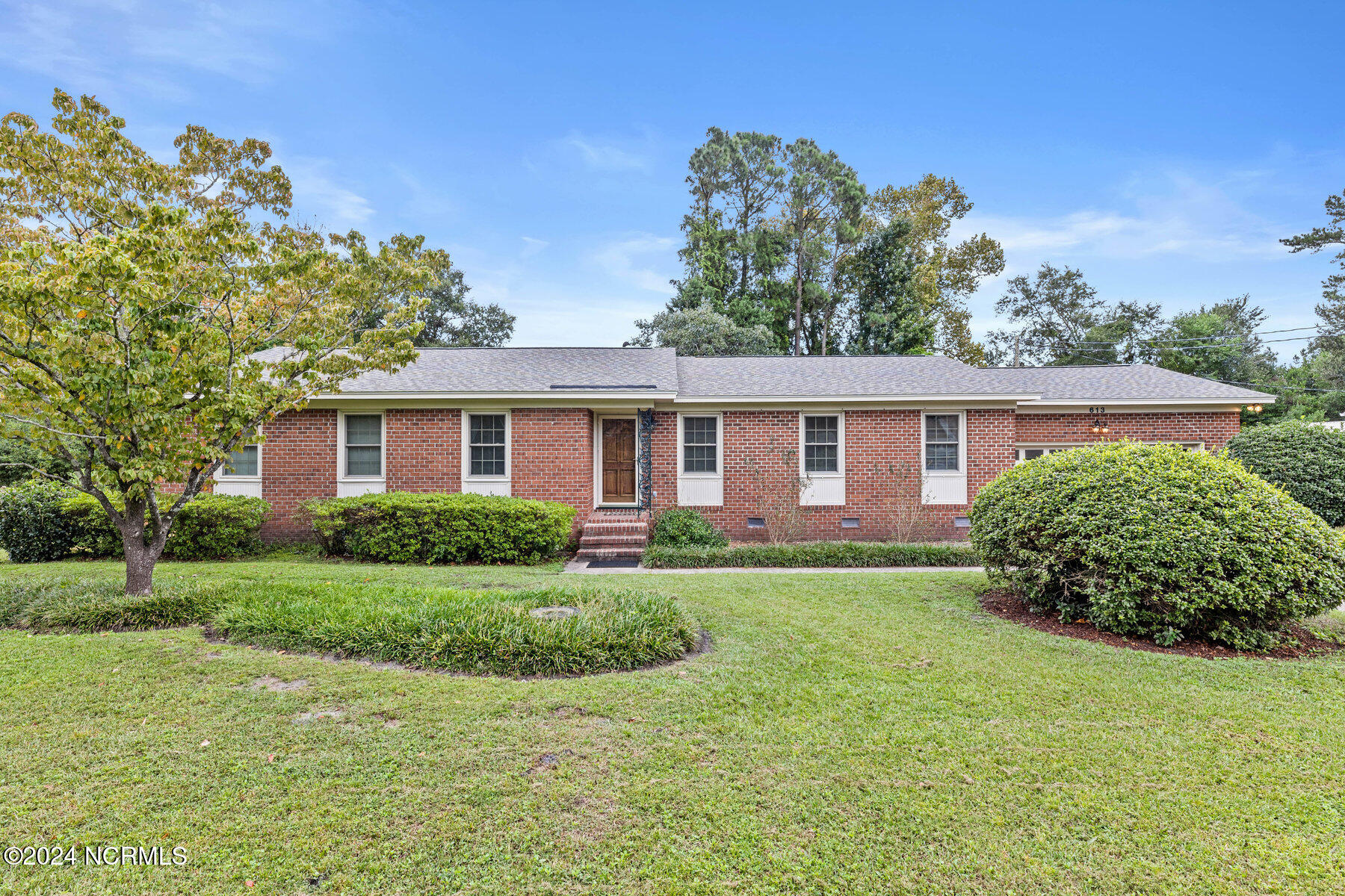 Robert E Lee Dr, Wilmington, NC 28412