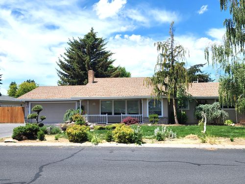 3634 La Marada Way, Klamath Falls, OR, 97603-7668 | Card Image