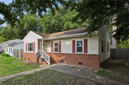 612 Sun Ct, Newport News, VA, 23605-1032 | Card Image