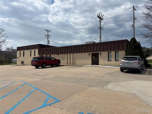 main-level-2913 Independence Street, Cape Girardeau, MO, 63703 | Card Image