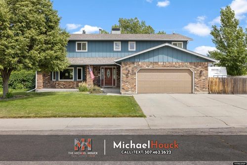 2001 Parkway Dr, Casper, WY, 82609-3614 | Card Image