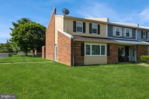 210 Hyacinth Ct, QUAKERTOWN, PA, 18951-2757 | Card Image