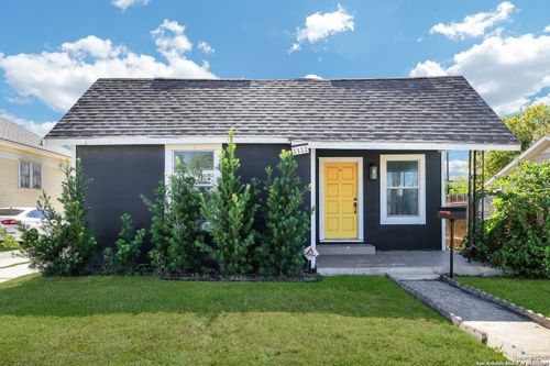 1112 Fresno, San Antonio, TX, 78201-4226 | Card Image