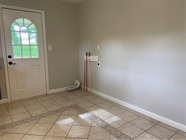 806 Graylyn Dr, House other with 2 bedrooms, 1 bathrooms and null parking in High Point NC | Image 4