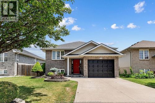 2340 Katella Ave, Windsor, ON, N8P1V1 | Card Image