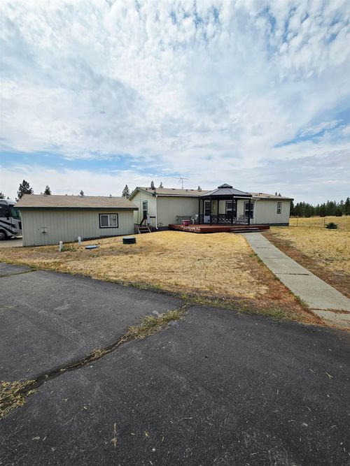 27210 W Cornwall Rd, Cheney, WA, 99004-9272 | Card Image