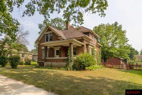 1005 Center St, New Ulm, MN, 56073-3253 | Card Image