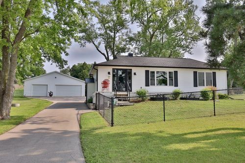 12016 W Us Highway 14, Evansville, WI, 53536-8327 | Card Image
