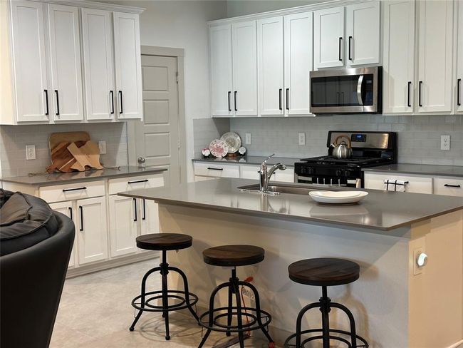 Kitchen Island | Image 12