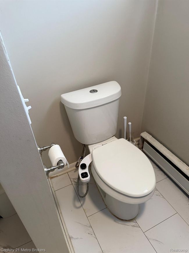 1095 Cora Dr, House other with 3 bedrooms, 2 bathrooms and null parking in Flint MI | Image 6