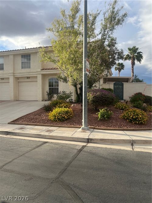 8012 Lisa Dawn Ave, Las Vegas, NV, 89147-6210 | Card Image
