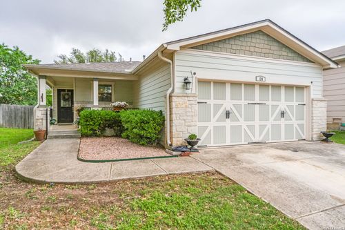 124 Lilly Crk, Boerne, TX, 78006-1972 | Card Image