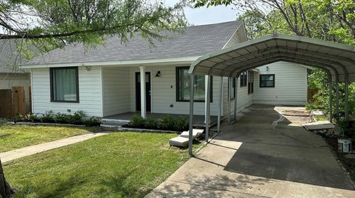 403 Lizzie St, Taylor, TX, 76574-2462 | Card Image