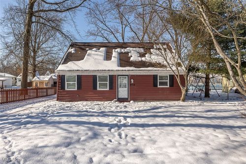 9958 Dupont Dr, Columbia Station, OH, 44028-9618 | Card Image
