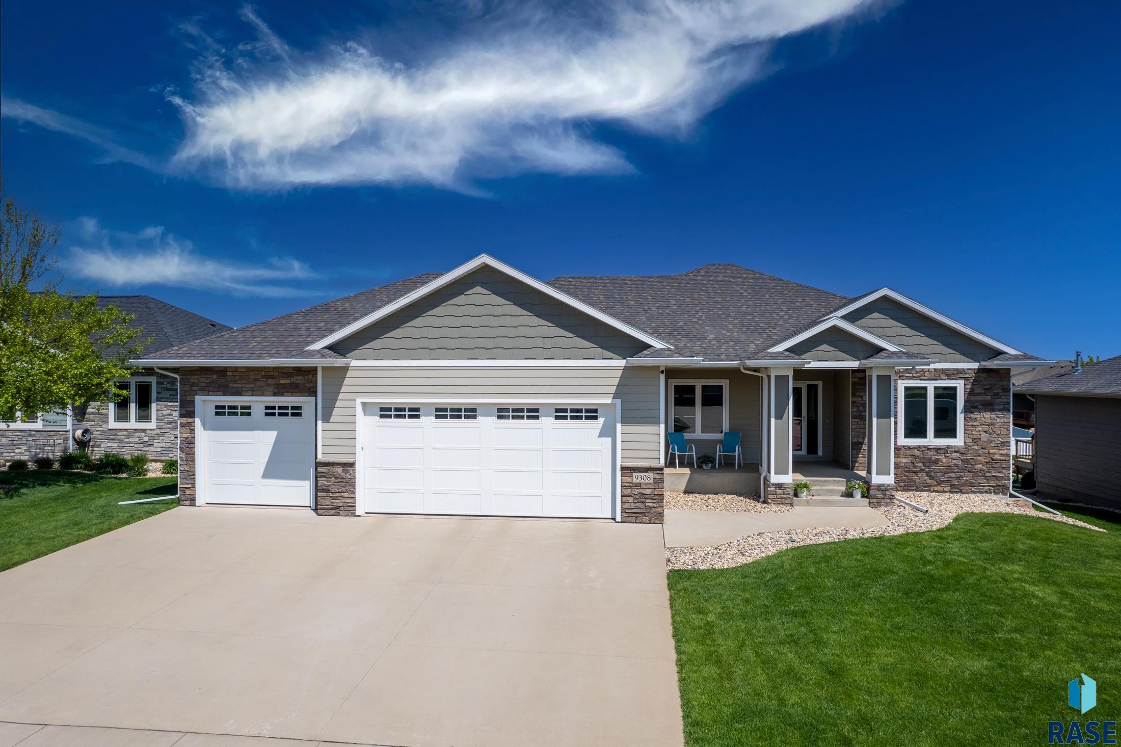 Kingfisher Dr, Sioux Falls, SD 57107