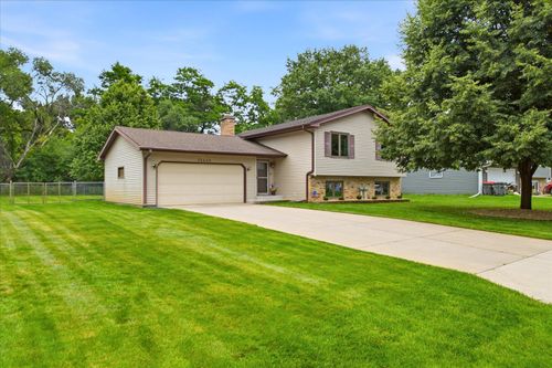 13445 Gladiola St Nw, Andover, MN, 55304-3845 | Card Image