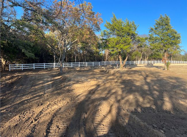 View of yard with a view of rural / pastoral area | Image 6