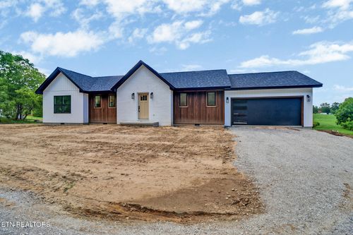 819 Hack Beaty Rd, Grimsley, TN, 38565-5048 | Card Image