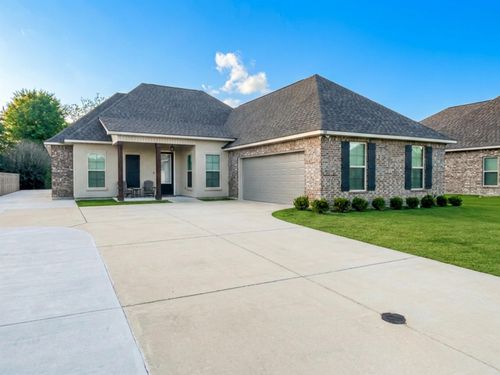 331 Modesto Dr, Houma, LA, 70364-2575 | Card Image