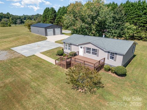 669 Midway Rd, Statesville, NC, 28625-8896 | Card Image