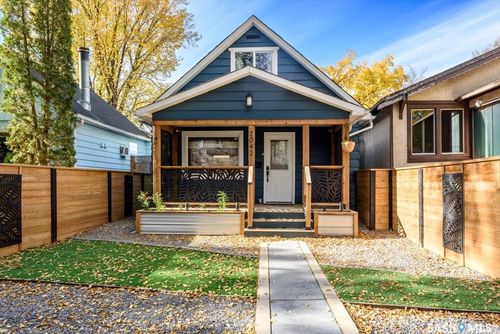 2042 Argyle Street, Regina, SK, S4T3S7 | Card Image