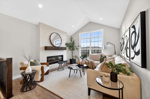 2242 Bayview Dr Sw, Airdrie, AB, T4B5N6 | Card Image