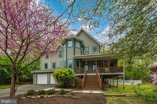 6013 Selvyn Rd, BETHESDA, MD, 20817-3833 | Card Image