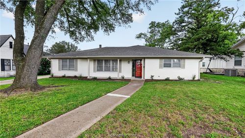 317 N Madison St, Madisonville, TX, 77864-1511 | Card Image