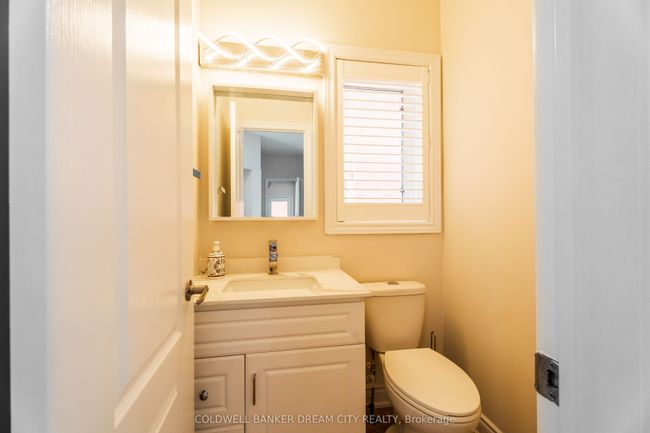 32 Charger Lane, House other with 8 bedrooms, 4 bathrooms and 2 parking in Brampton ON | Image 14