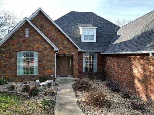 331 Wildflower Pl, Ardmore, OK, 73401-1100 | Card Image