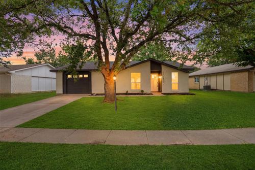 2916 Rayswood Drive, Carrollton, TX, 75007 | Card Image