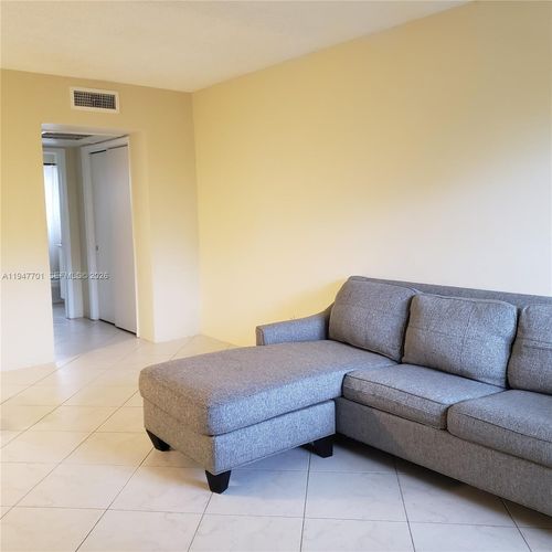 apt-332-1420 Atlantic Shores Blvd, Hallandale Beach, FL, 33009-3739 | Card Image