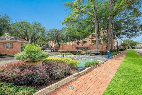 c121-2100 Welch St, Houston, TX, 77019-7611 | Card Image