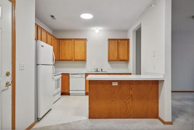 204 - 1941 Ford Parkway, Condo with 2 bedrooms, 1 bathrooms and null parking in Saint Paul MN | Image 2