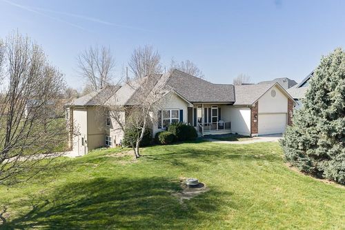 17956 157th St, Basehor, KS, 66007-7386 | Card Image