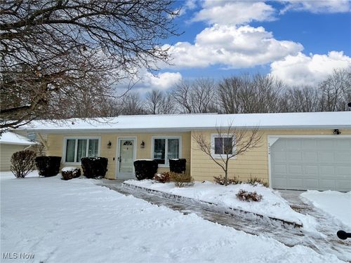 15279 Walnut Creek Dr, Strongsville, OH, 44149-5629 | Card Image