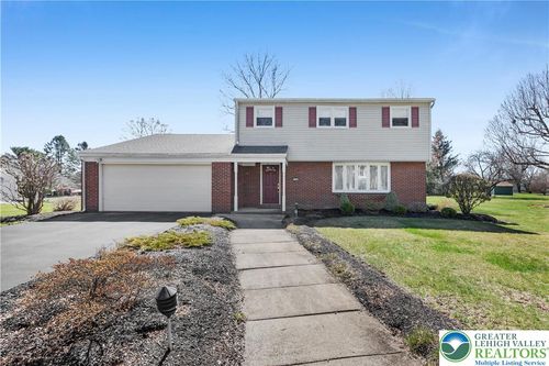 1522 Magnolia Dr, Orefield, PA, 18069-9023 | Card Image
