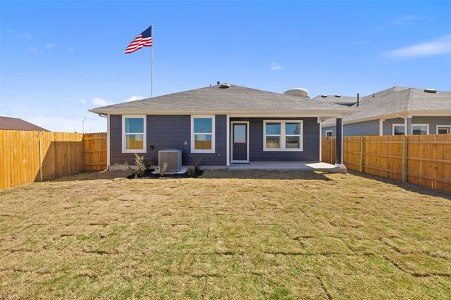 827 Arnold Loop, House other with 3 bedrooms, 2 bathrooms and 2 parking in Uhland TX | Image 34