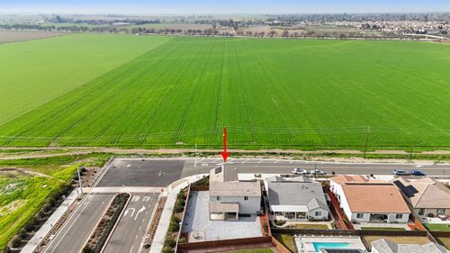 1725 Harry Lorenzo Ave, Woodland, CA, 95776-5604 | Card Image