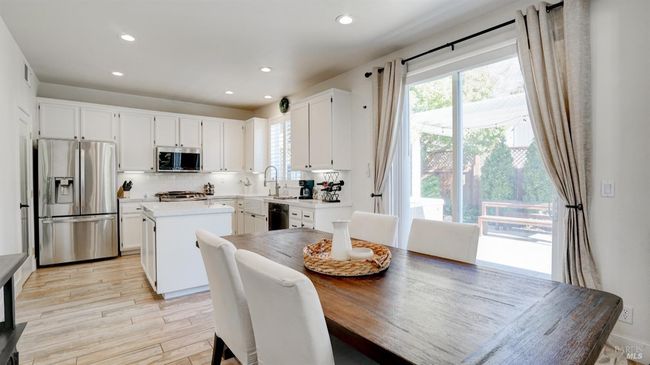 7654 12 Th Hole Dr, House other with 3 bedrooms, 3 bathrooms and 4 parking in Windsor CA | Image 7