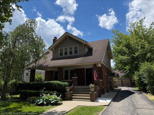 851 Saint Clair Avenue, Grosse Pointe, MI, 48230 | Card Image