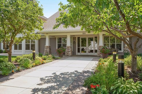 apt-219-100 Clydesdale Trl, Medina, MN, 55340-4581 | Card Image