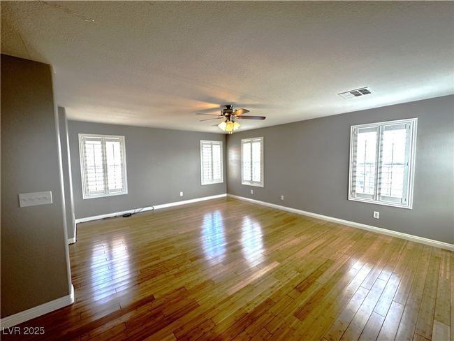 583 Siciliano St, House other with 3 bedrooms, 3 bathrooms and null parking in Las Vegas NV | Image 11