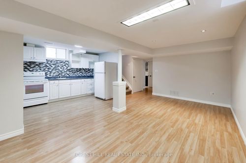 lower-34 Violet St, Barrie, ON, L4N9N2 | Card Image